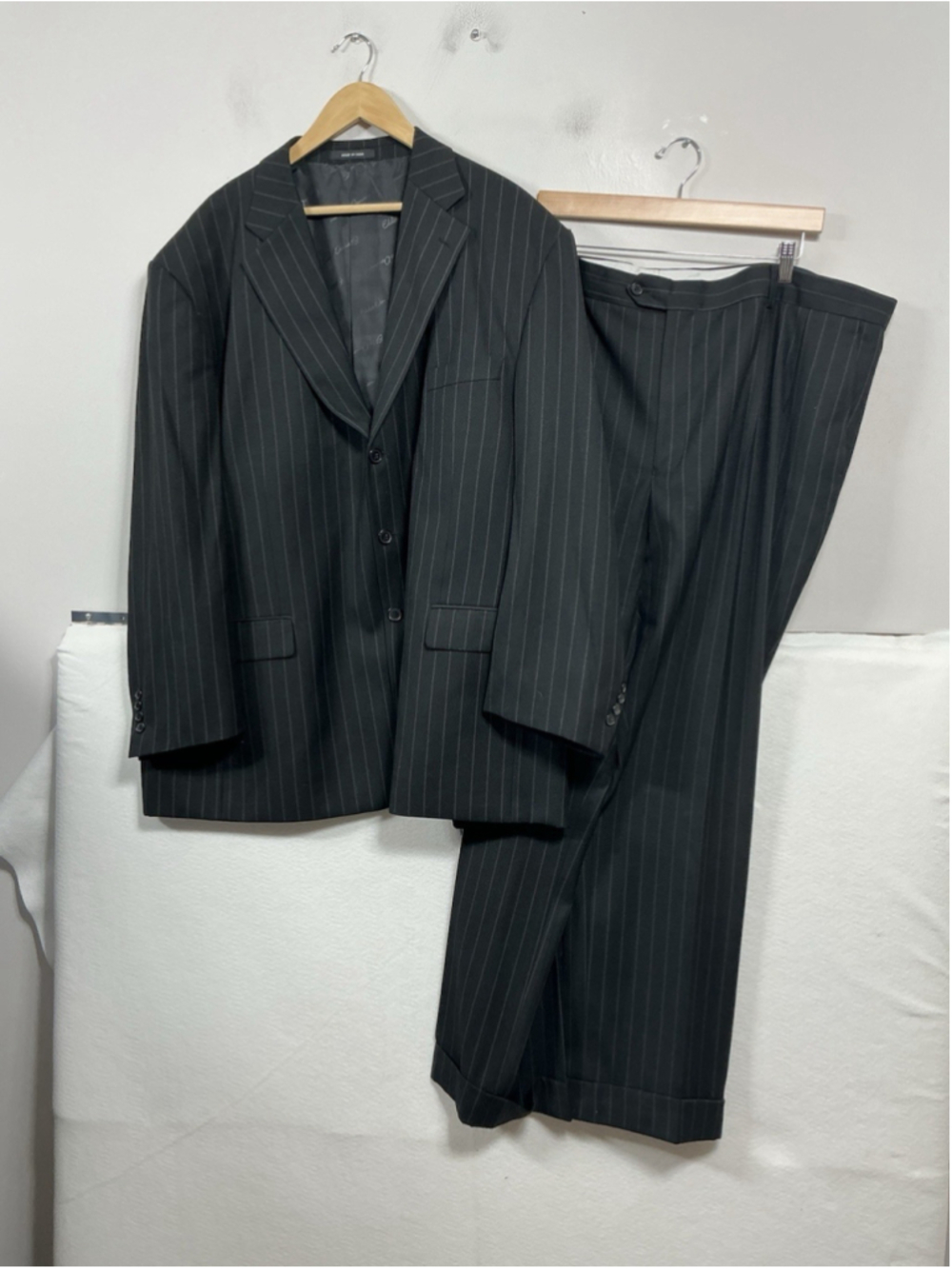 Men’s Excellent Condition Eddie Domani Black Pin Stripe 2 Pc Suit 54R/48R